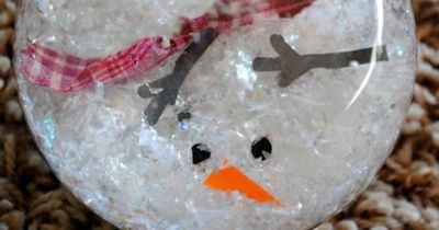 Melted snowman ornament - DIY for Christmas gifts to parents.