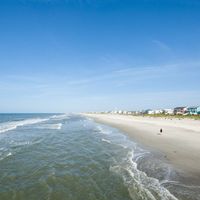 Beautiful blue waves lap against powdery pale sand along much of the Tar Heel State's 300 miles of shoreline. But North Carolina also boasts coves that once she